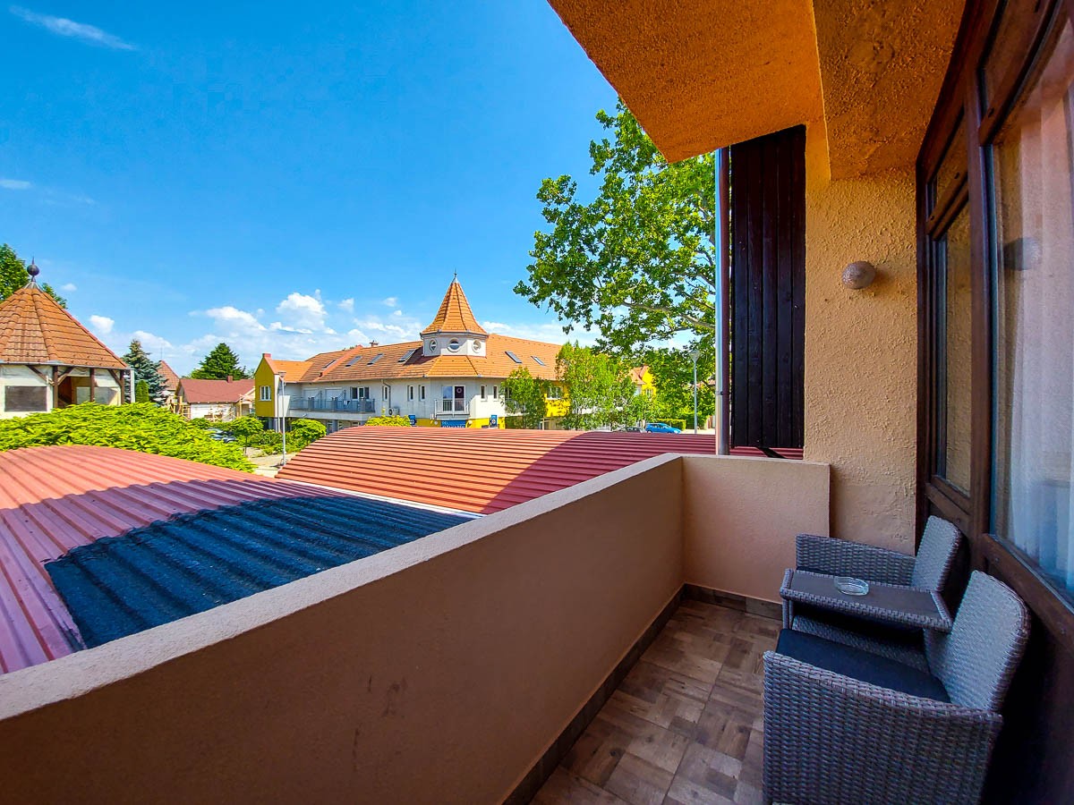 Vikt&oacute;ria Panzi&oacute; 