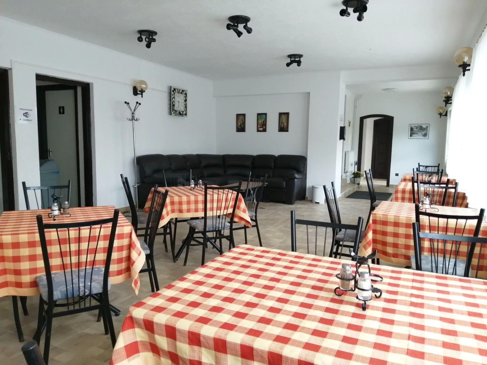 Vikt&oacute;ria Panzi&oacute; 